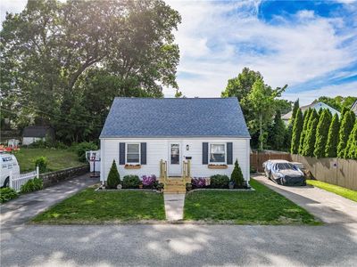 17 Caporal St, Cranston, RI, 02910