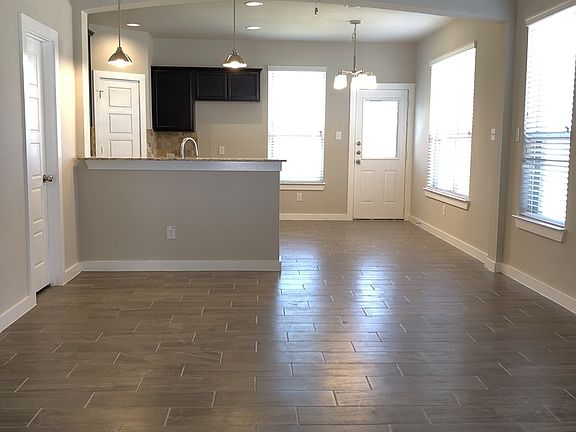 2nd image of 1020 W Sierra Vista Ct