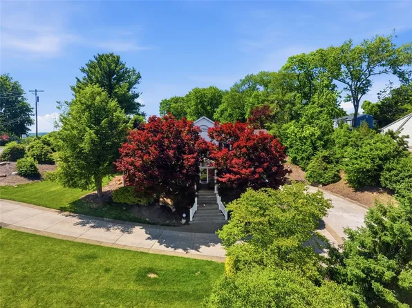 2358 Golfview Dr, Pittsburgh, PA 15241