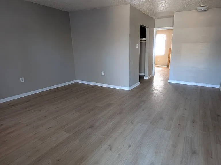 4747 Annette St — Photo 4