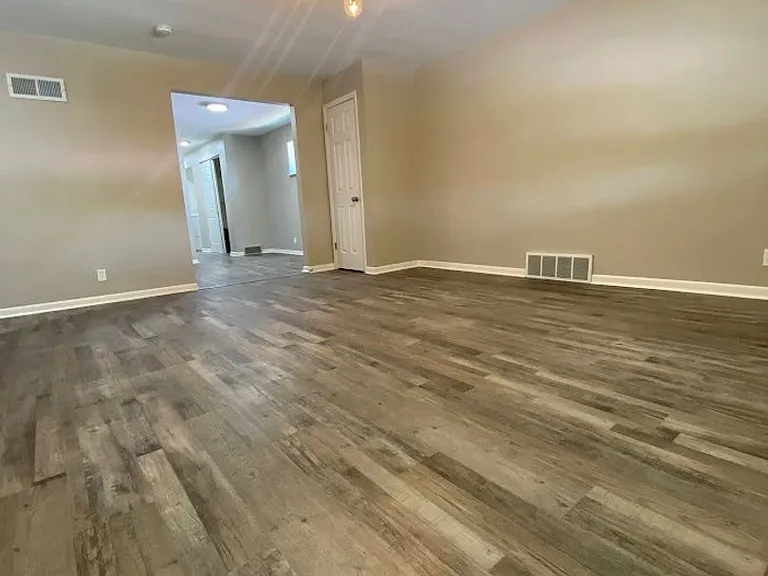 3501 Watson Rd — Photo 2
