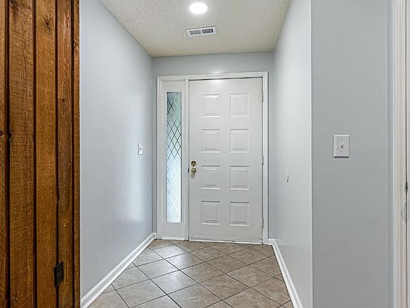 3rd image of 7609 King Richard Ct