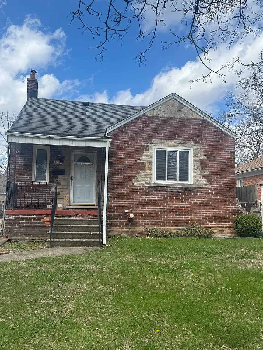 829 Flowerdale St photo 1