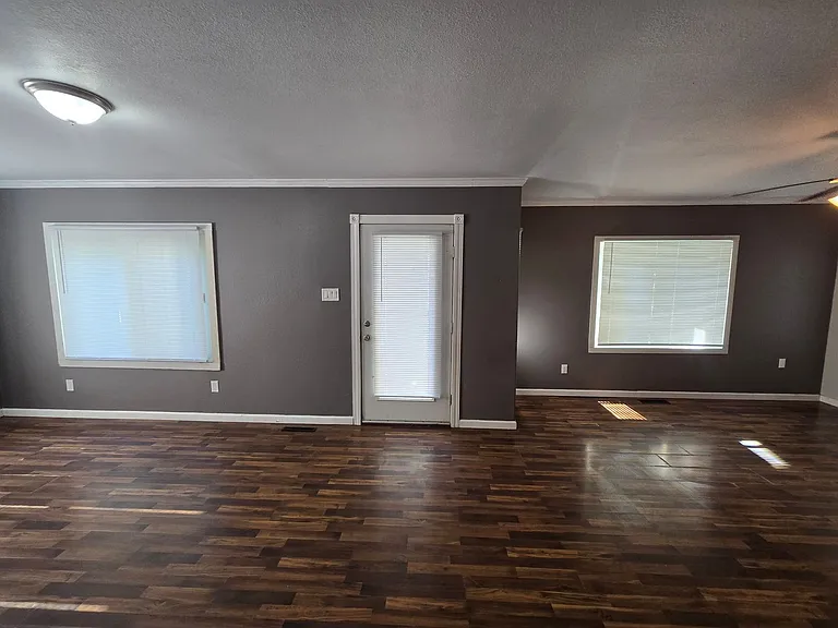 1006 Dexter St — Photo 7