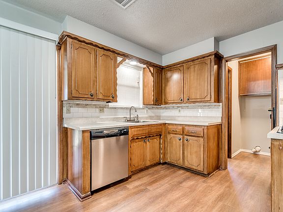 4th image of 5113 S Sage Ave