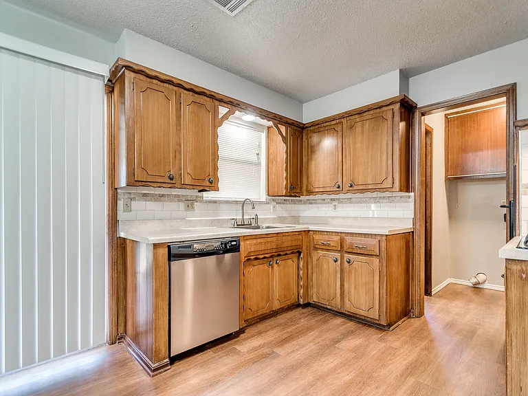 5113 S Sage Ave — Photo 4