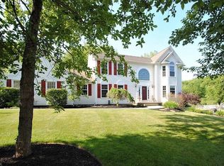 965 Whisperwood Ln, Aurora, OH 44202