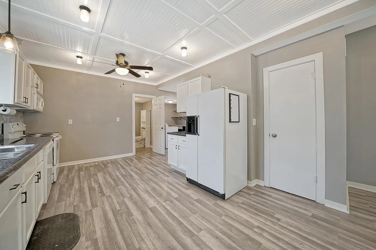 4 bed, 1550 sqft, $1,999 — Photo 4