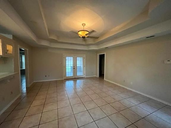 3rd image of 1724 Violet Dr