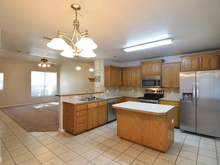 1706 Walker Place Blvd — Photo 5