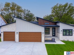 1001 S 88th St, Lincoln, NE 68520