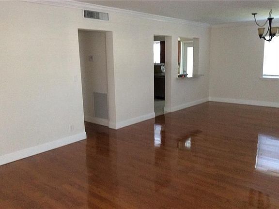 3rd image of 1815 Middle River Dr