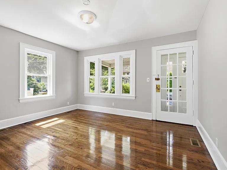 23 William St #B — Photo 3