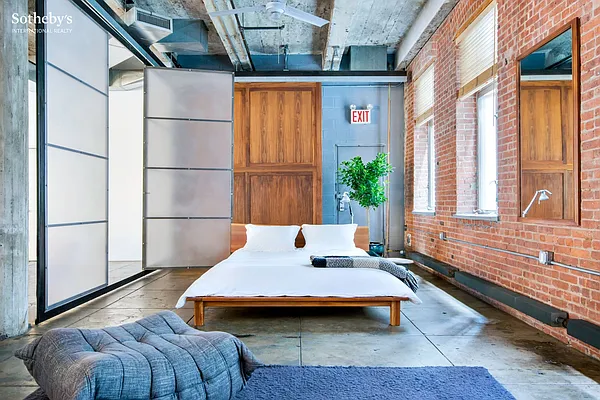 Sold by Sotheby's International Realty | media 9