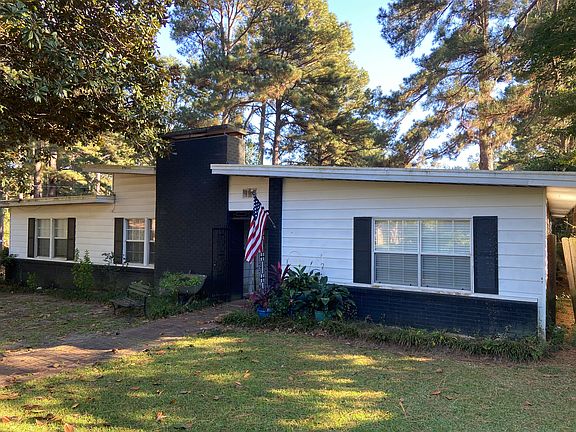 2nd image of 521 Margaret St