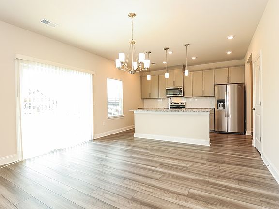 5th image of 3610 Mathewson Way