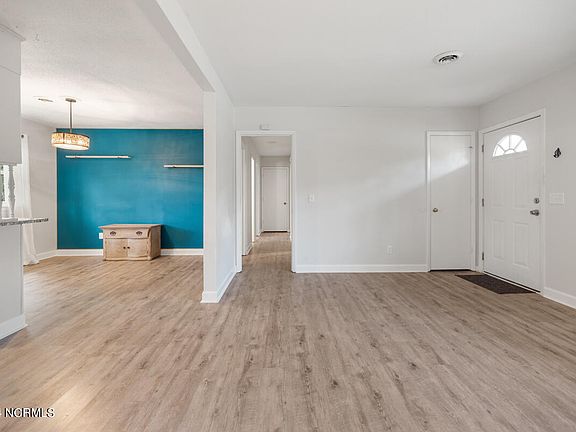 5th image of 307 Normandy Drive