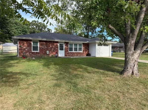 505 Quincy Blvd, Smithville, MO 64089