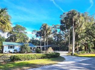 24 54th St, Yankeetown, FL 34498