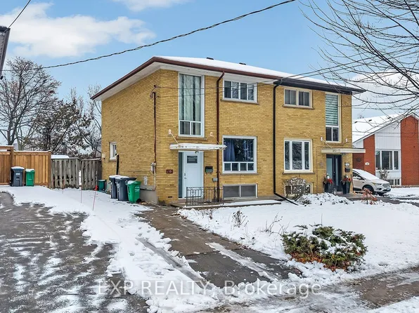 1367 Freeport Dr, Mississauga, ON L5C 1S5