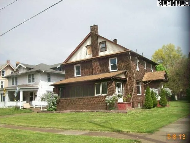 354 Lora Ave photo 1