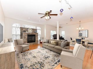 3004 Greystone Point #H, Greensboro, NC 27410