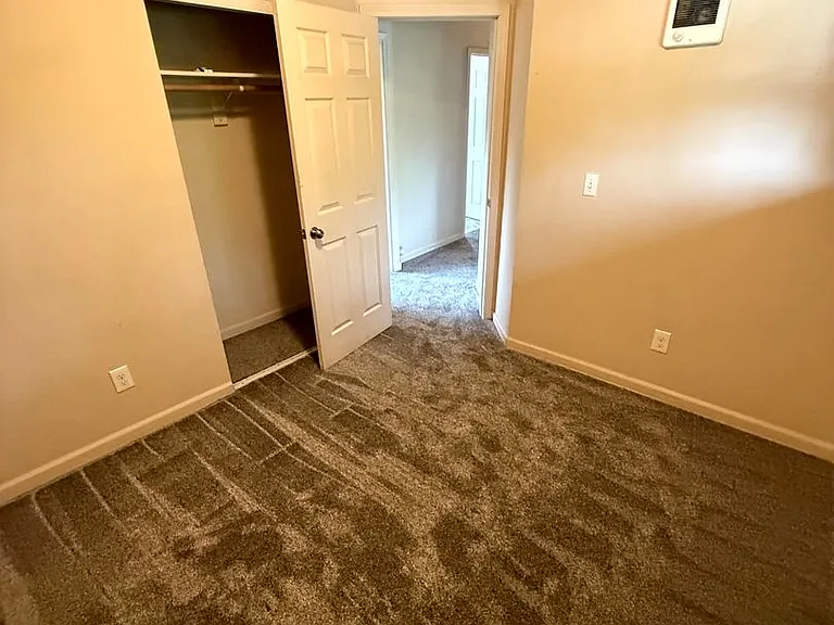 2523 Kincaid St — Photo 8