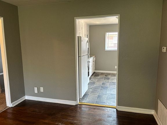 3rd image of 1040 Forest Ct APT 16