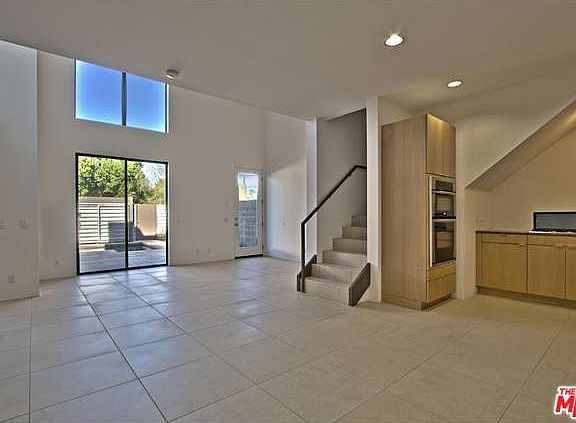 3rd image of 280 Cheryl Dr