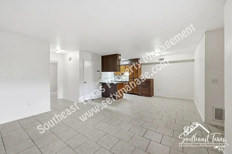 801 W Gibson St — Photo 3