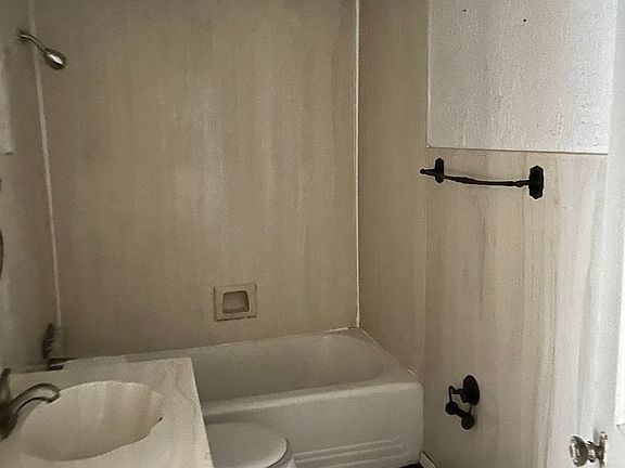 5th image of 106 W 10th St