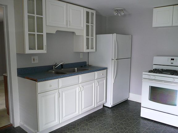 Upper unit kitchen