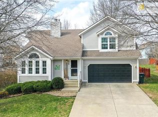 978 E New London St, Olathe, KS 66061