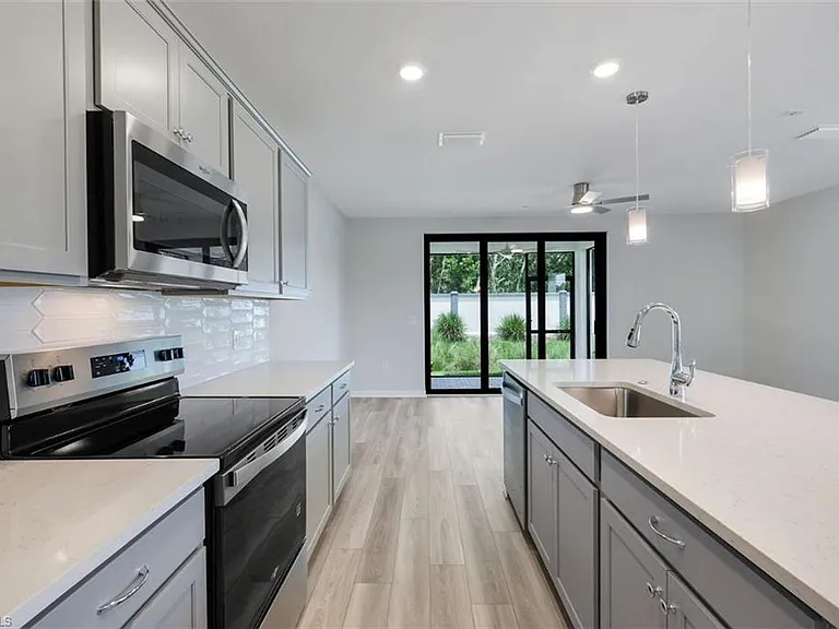 27907 Radiant Ct — Photo 4