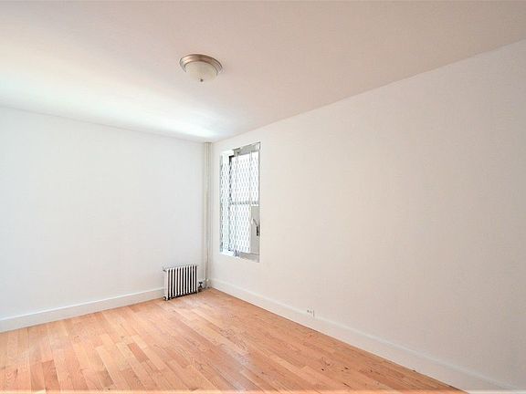 5th image of 2707 Morris Ave APT 2E