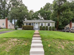 111 Tapawingo Rd SW, Vienna, VA 22180