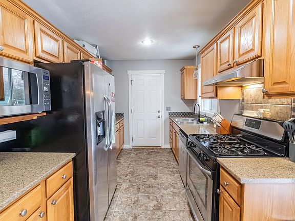 5th image of 57383 Kingdon Dr