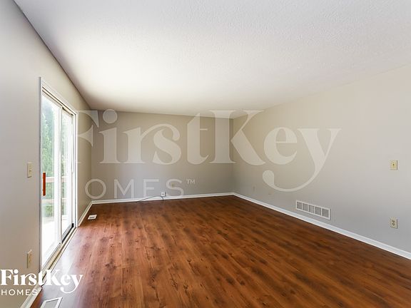 3rd image of 1162 Moneca St