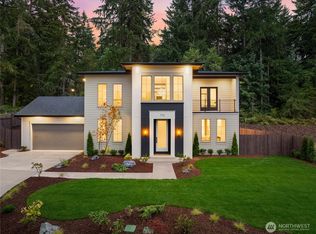 710 Chris David Dr, Steilacoom, WA 98388