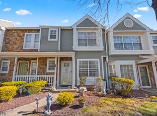 30 Stirrup Ct, Tinton Falls, NJ