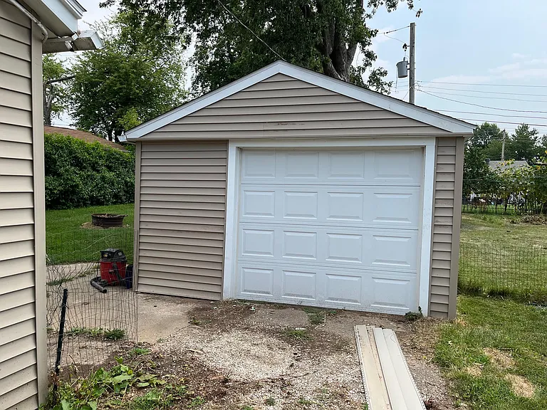 1620 Melrose Dr — Photo 16