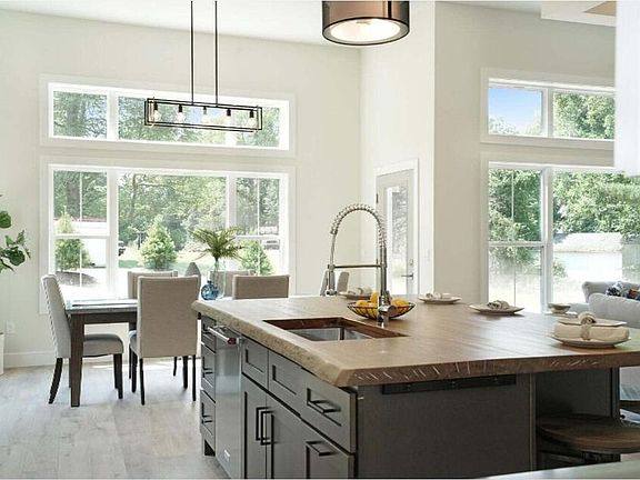 4th image of 2330 Elinor Ln SE #6D