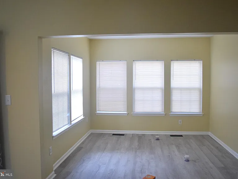 326 Larose Dr — Photo 11