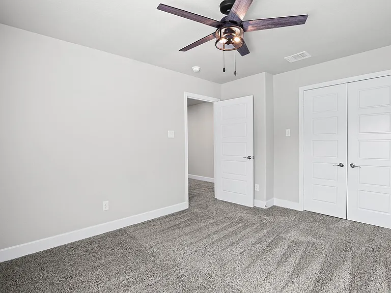 130 W 5th St #B — Photo 20