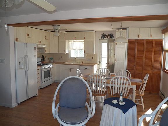 3rd image of 7101 Landis Ave