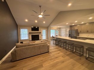 3411 Woodbine Ln, Charlotte, NC 28210