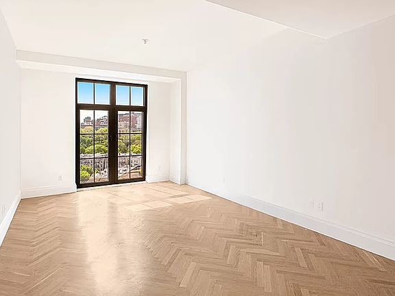 3rd image of 300 W 122nd St Penthouse I