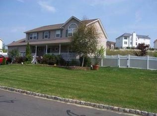 12 Vista Dr, Chester, NY 10918