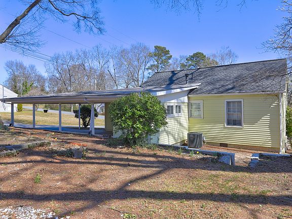 4th image of 132 Doran Ave #132