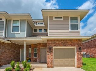 783 SW 14th St, Moore, OK 73160